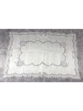 Embroidered White Lace Linen Table Runner 15x23 Rectangular Floral Trim Vtg